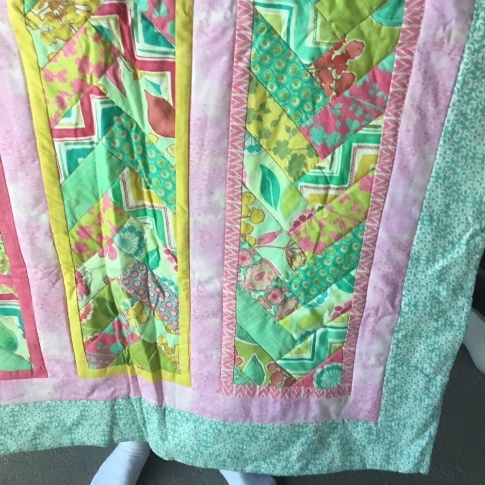 Handmade Quilt. Spring Pinks and Greens Braided - Picture 5 of 16